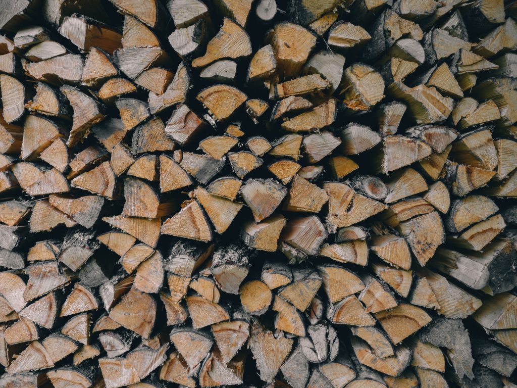 Wood for pizza oven