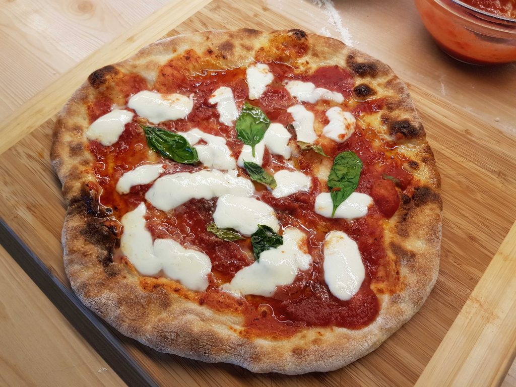 Pizza Margherita with Mutti Pizza Sauce