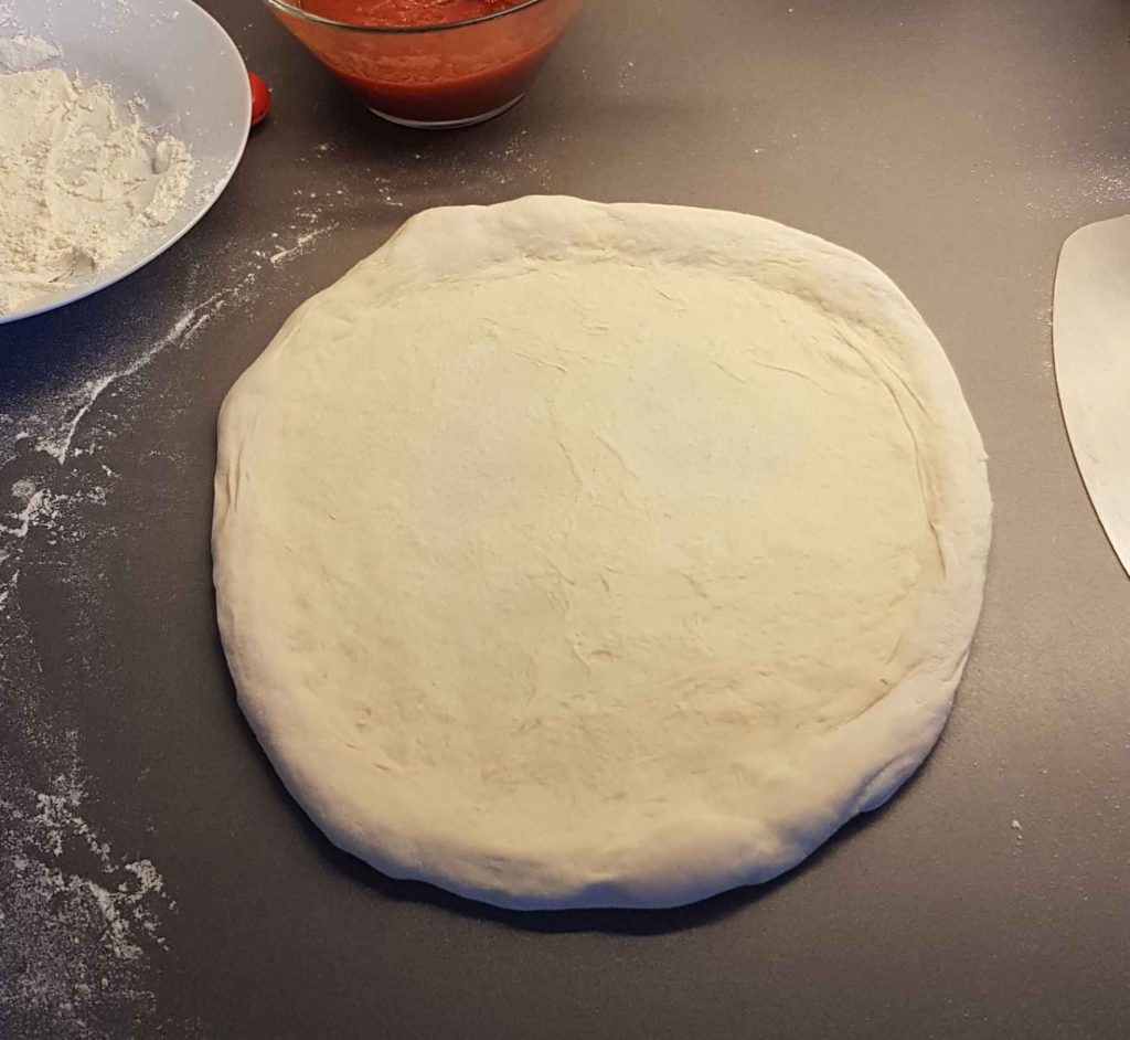 Pizza base without toppings