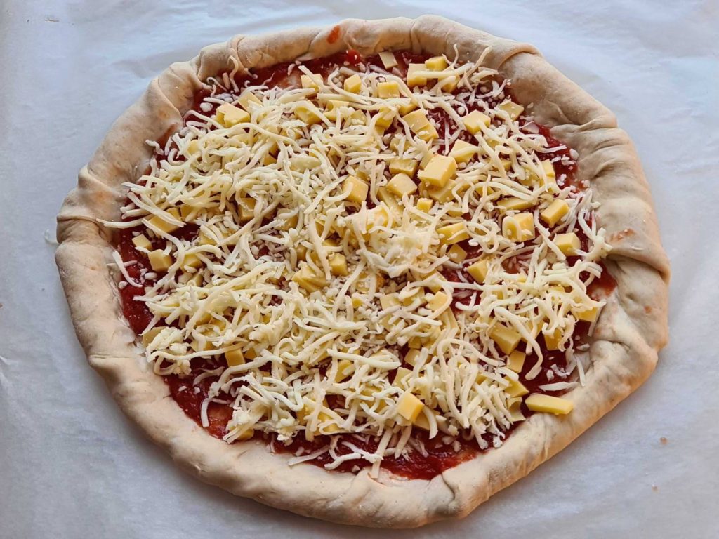 Cheesy cheese crust pizza