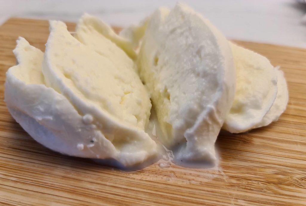 Watery buffallo mozzarella 