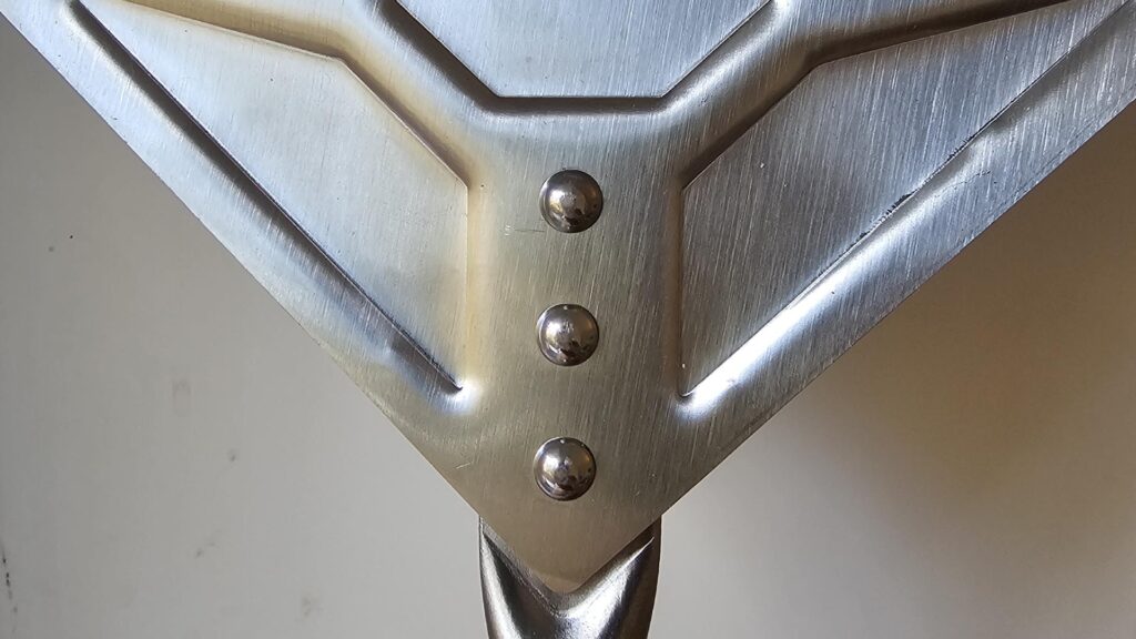 Close up photo of the joints of the Gi.Metal turning peel